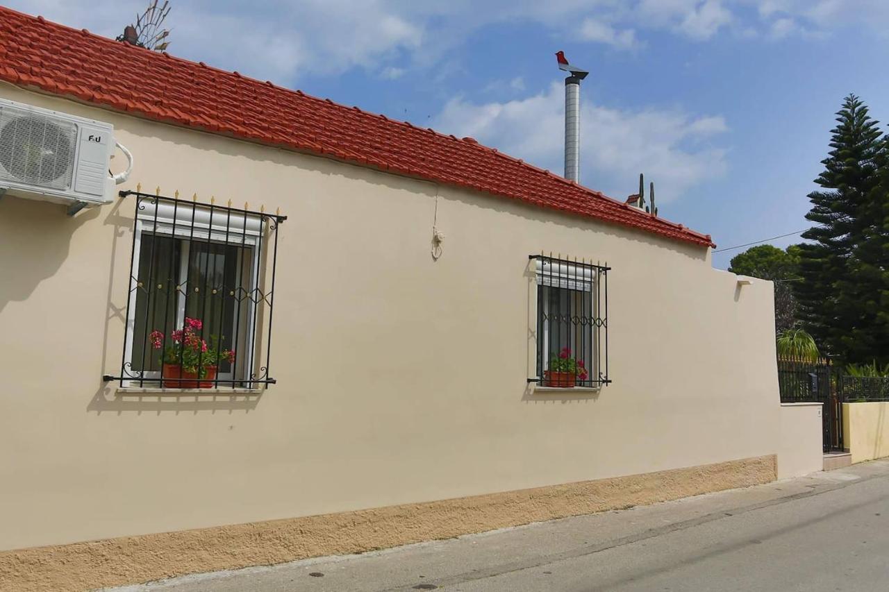 Apartmán Ideal Family House With Big Yard In Ialysos, Rhodes *